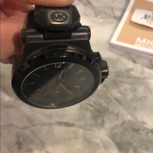 Michael Kors Watch - Picture 6 of 6